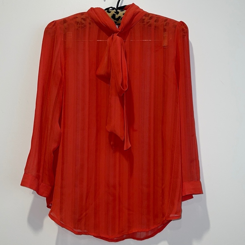✨FOREVER21 red shear tie-neck blouse 3/4 sleeve✨